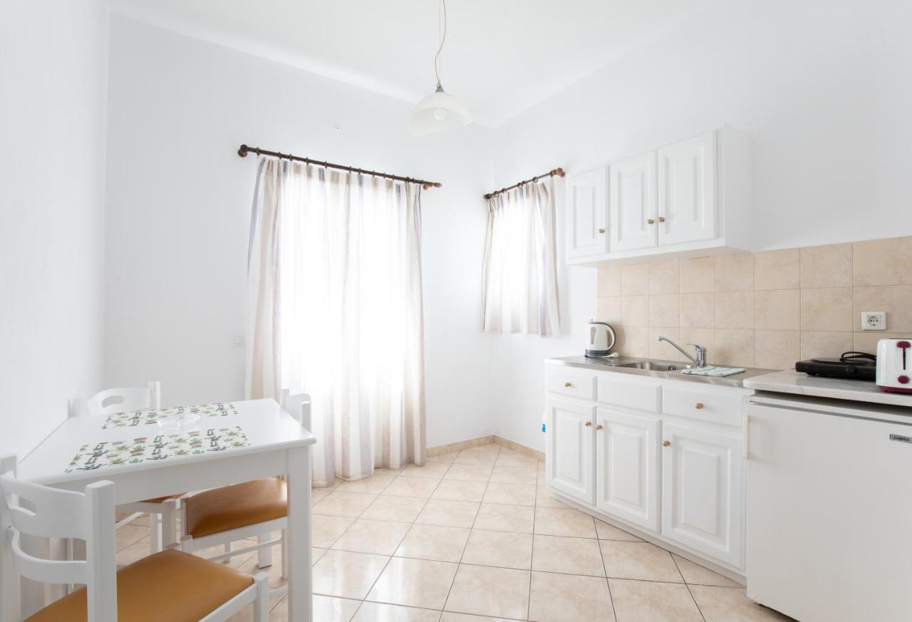 Eleftheria Hotel & Apartments Орнос Екстериор снимка