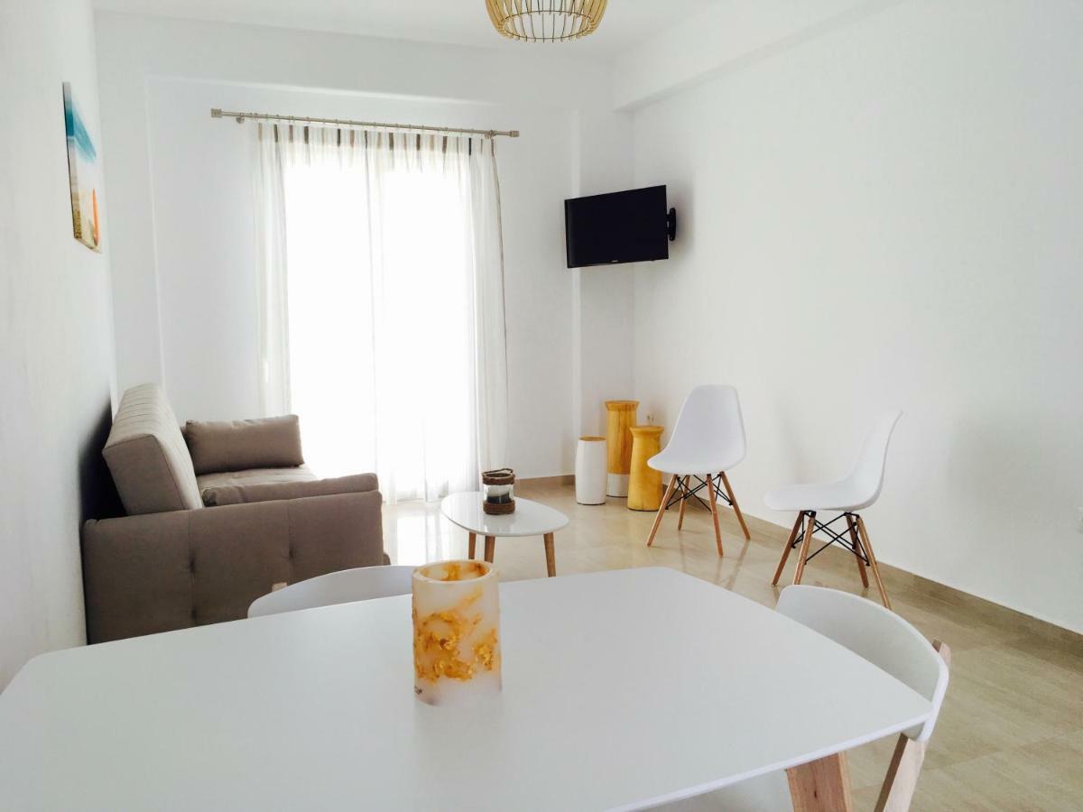Eleftheria Hotel & Apartments Орнос Екстериор снимка